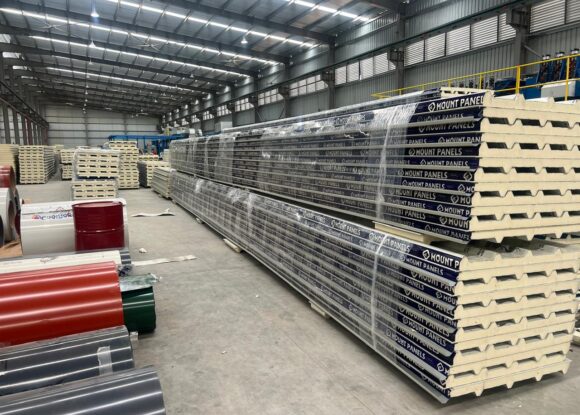Top Industries That Benefit from PUF Panels in Construction