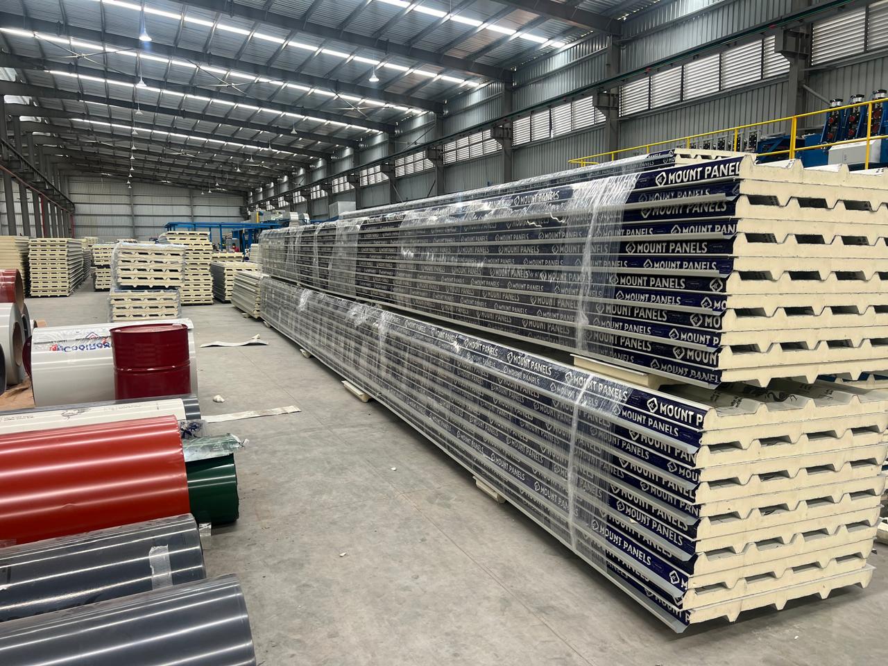 Sandwich Panels for commercial buildings - MOUNT ROOF