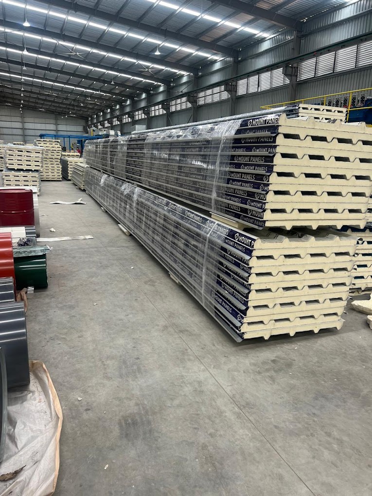 Sandwich Panels for commercial buildings - MOUNT ROOF