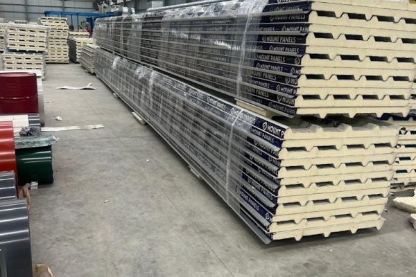 Sandwich Panels for commercial buildings - MOUNT ROOF